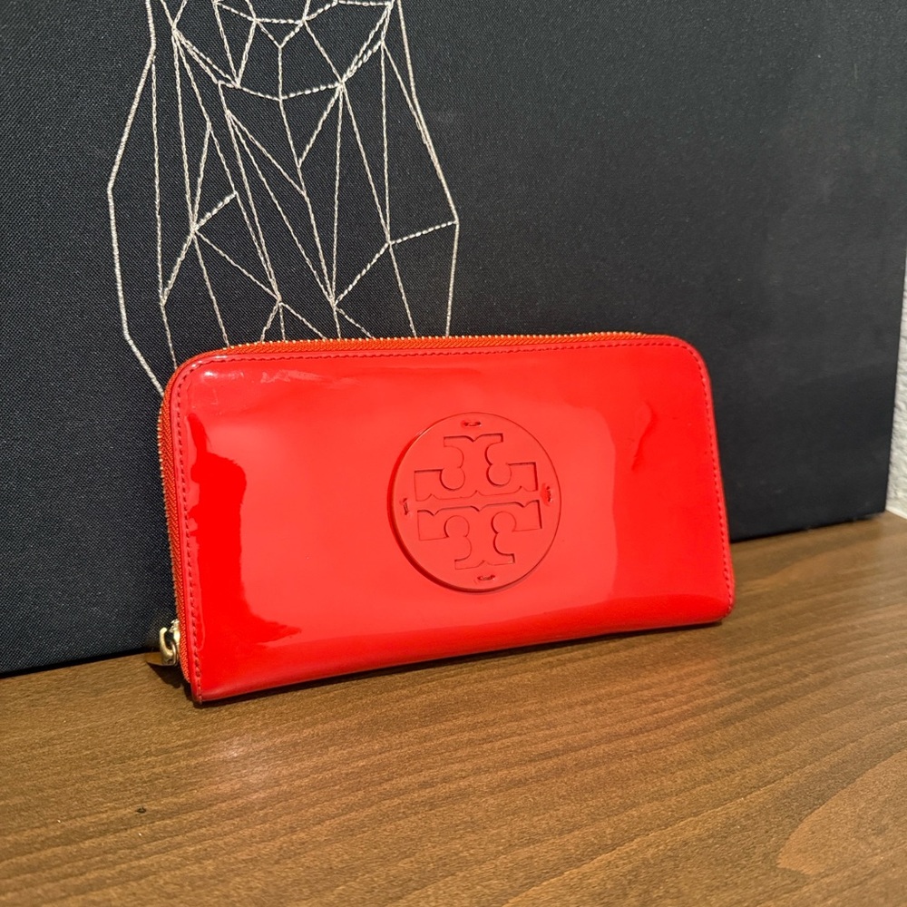 GUC Tory Burch Red Patent Leather Wallet